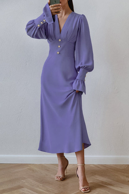 Well Tailored Dress with a Graceful Silhouette
