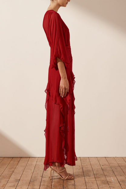 Beautifully Finished Dress in a Timeless Design