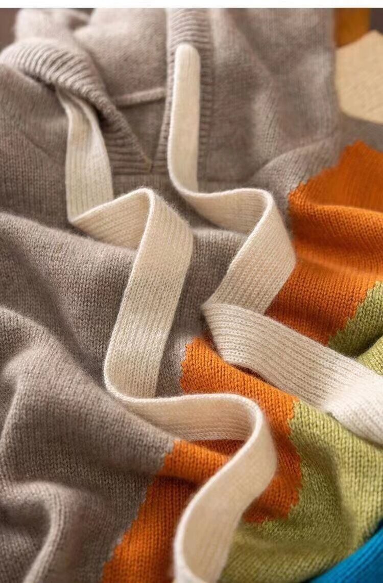 Well Tailored Sweater with a Graceful Silhouette