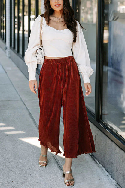 Effortlessly Elegant Pants with a Timeless Design