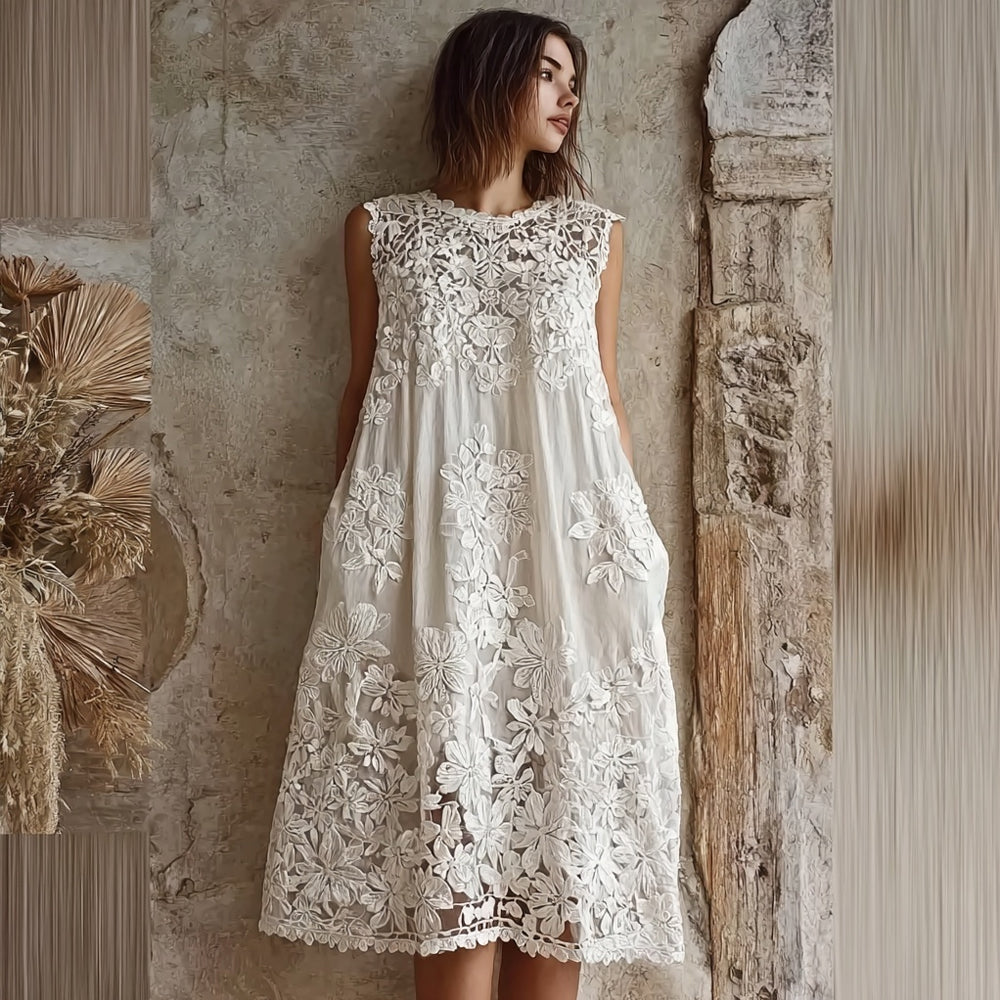 Beautifully Finished Dress in a Timeless Design