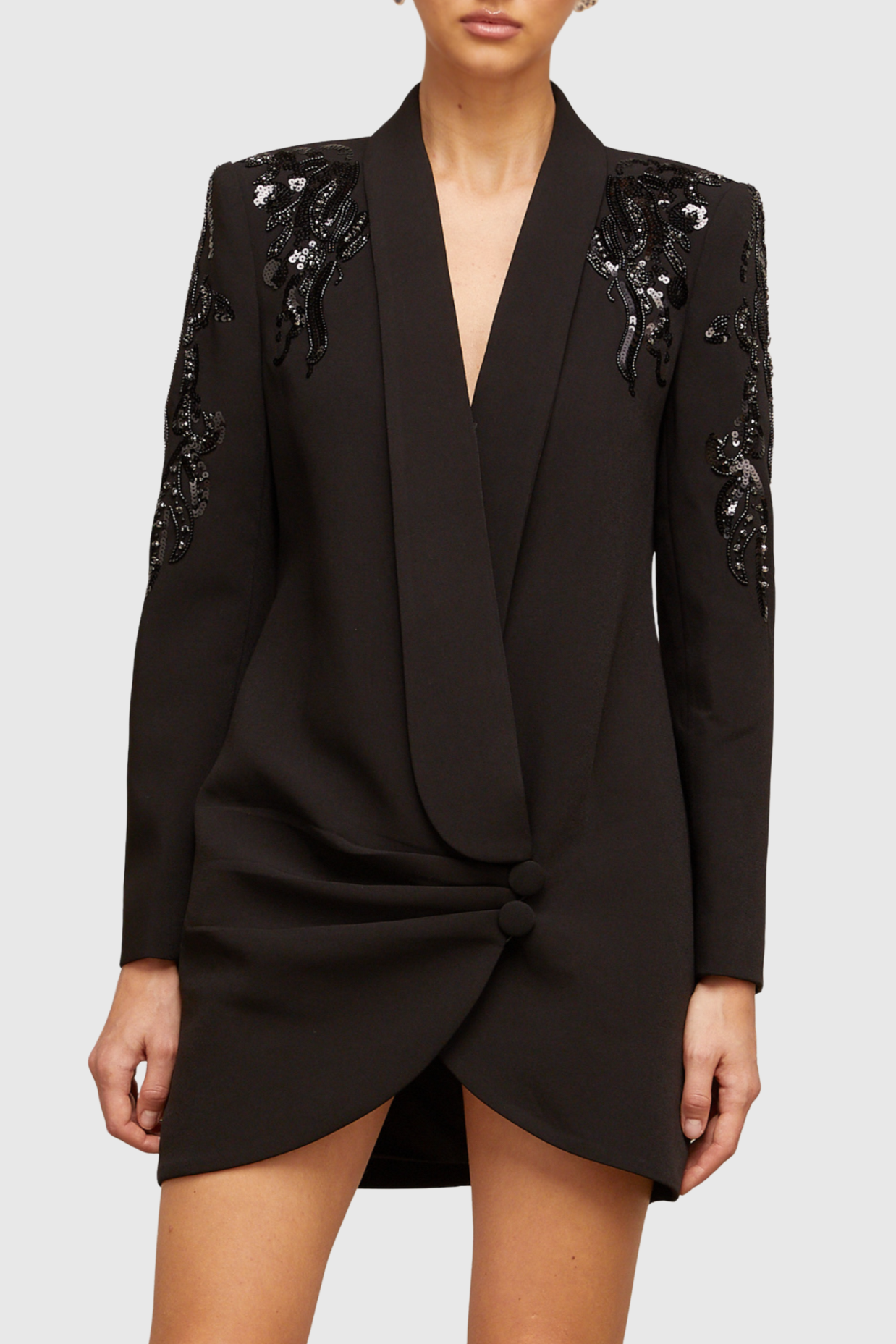 Well Tailored Dress with a Graceful Silhouette