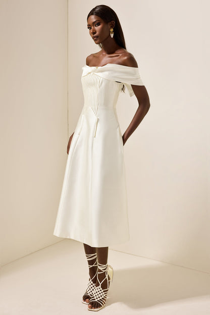 Polished Dress with an Effortless Classic Look
