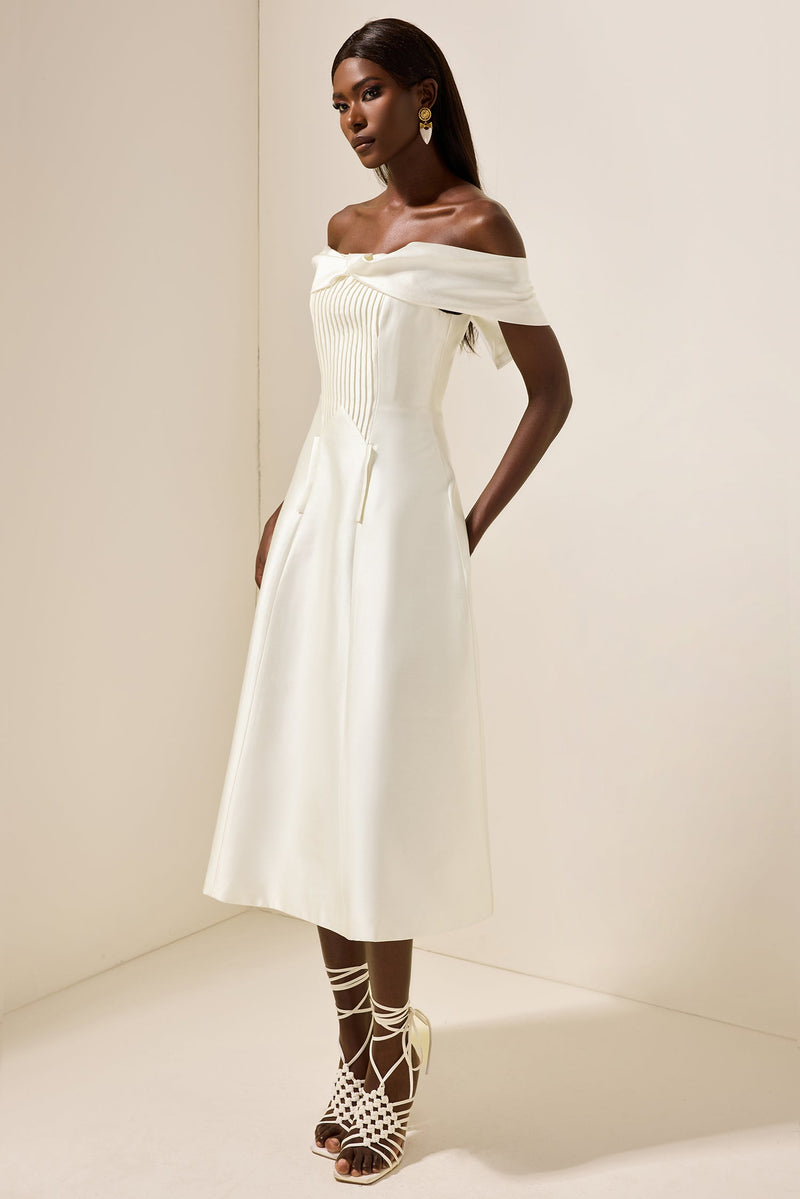 Polished Dress with an Effortless Classic Look