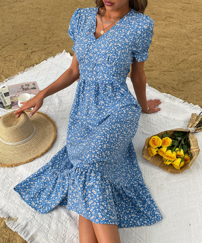 Classic Vintage Dress with a Flattering Fit