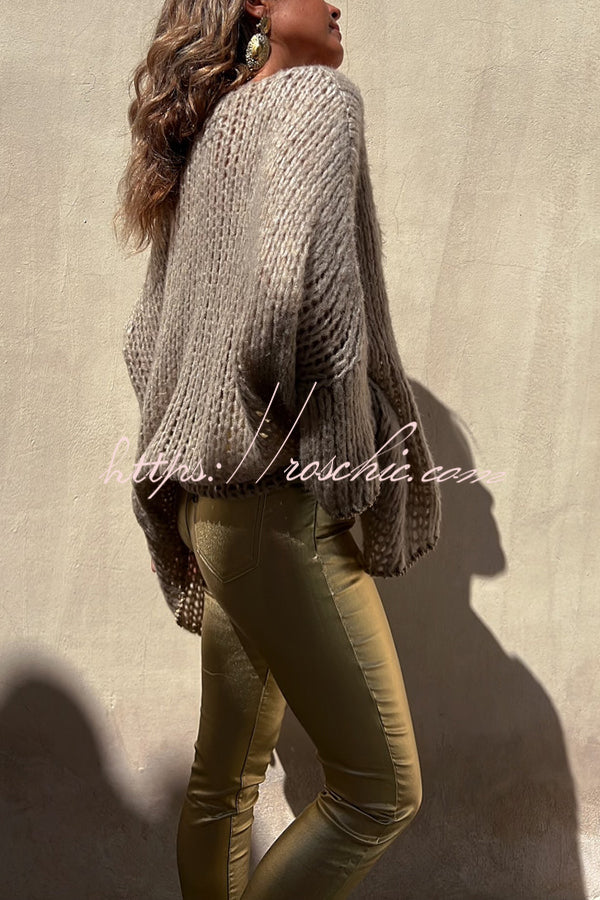 Well Tailored Sweater with a Graceful Silhouette