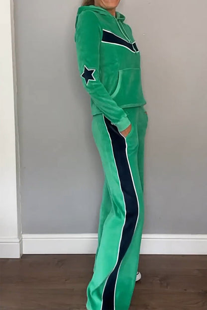Effortlessly Elegant Pants with a Timeless Design