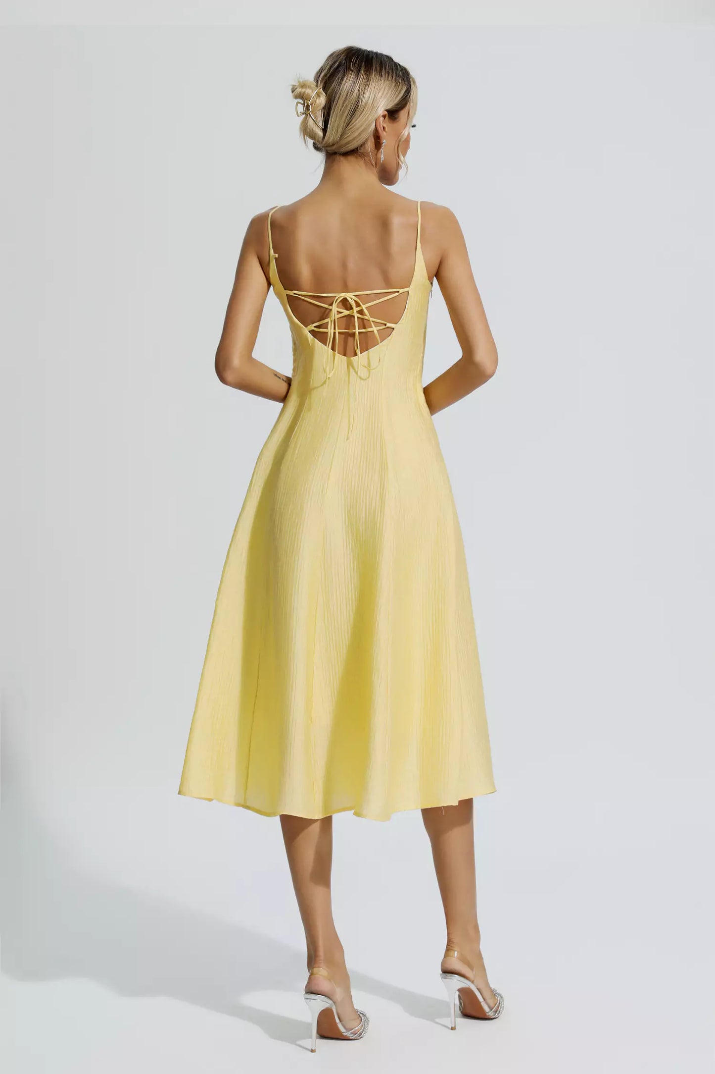 Beautifully Crafted Dress in a Classic Style