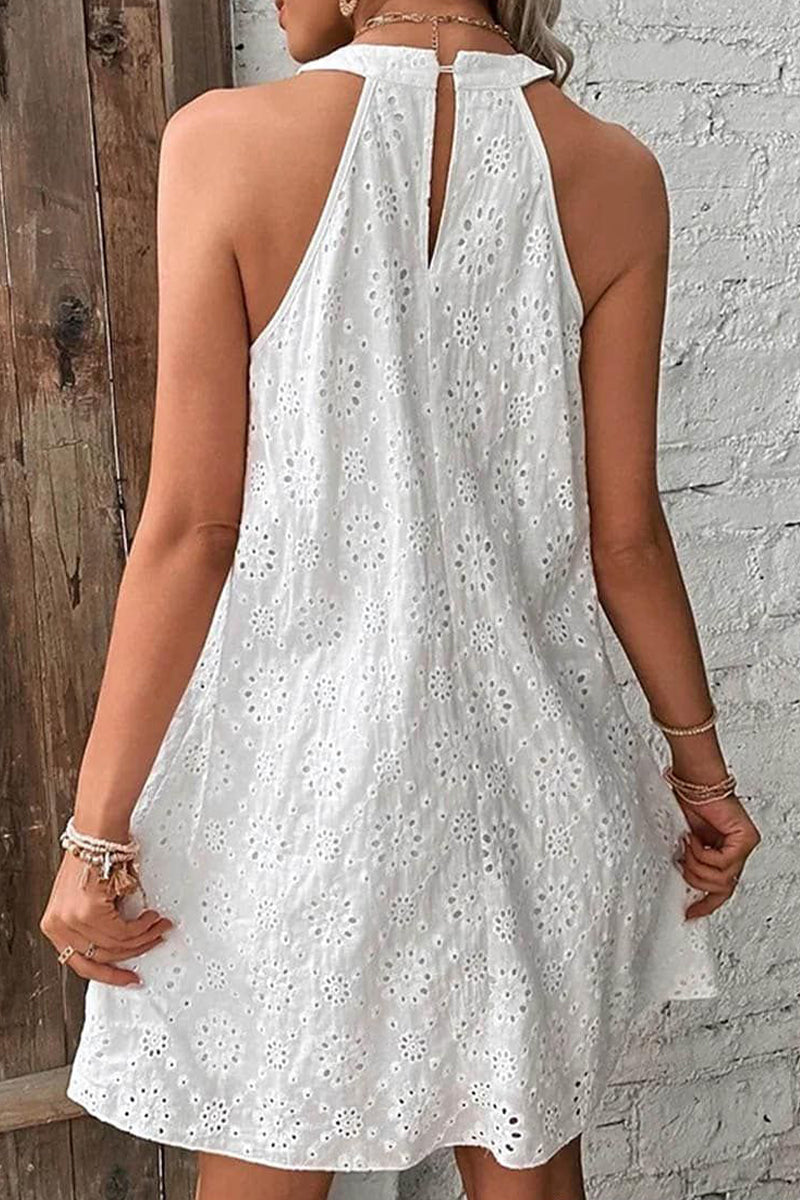 Beautifully Finished Dress in a Timeless Design