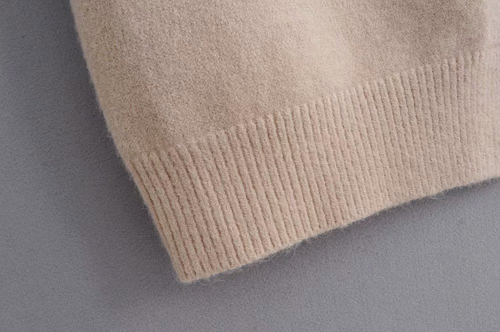 Effortlessly Elegant Cardigan with a Timeless Design