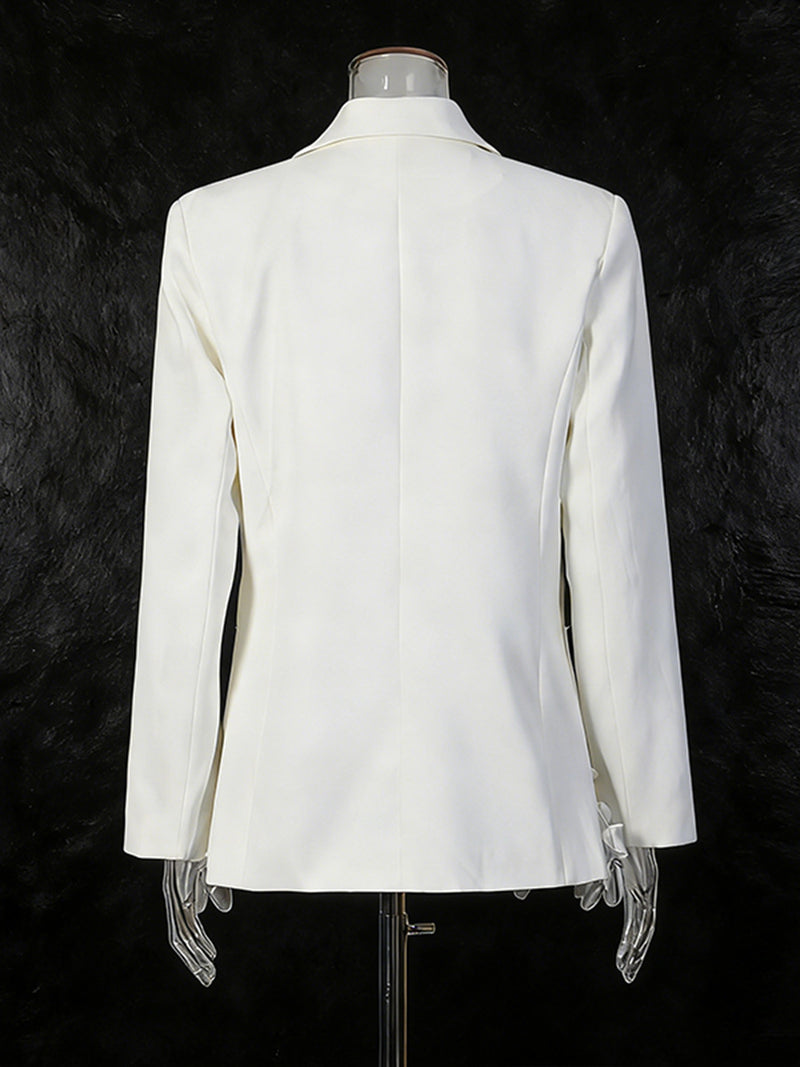 Sophisticated Garment with a Clean Classic Look
