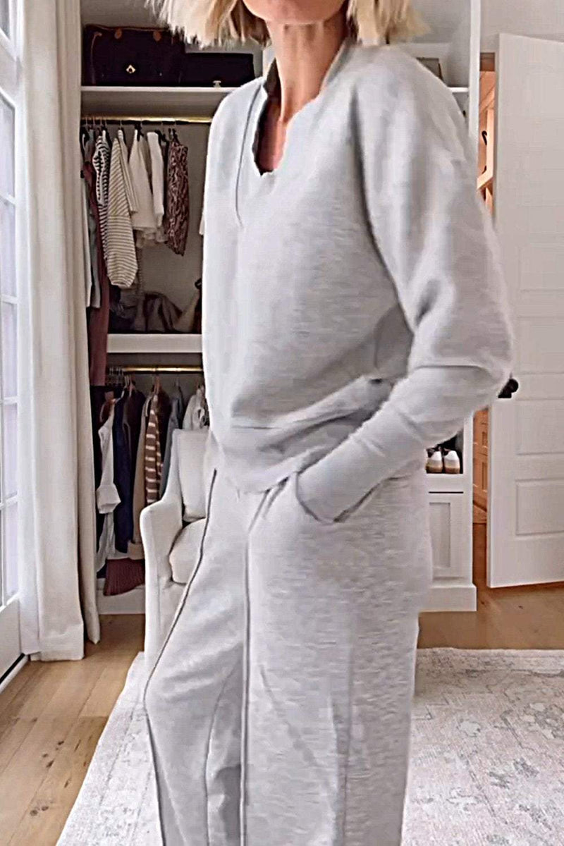 Effortlessly Elegant Pants with a Timeless Design