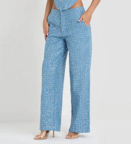 Well Tailored Pants with a Graceful Silhouette