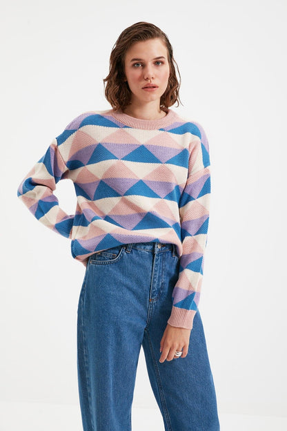 Elegantly Styled Sweater for Everyday Wear
