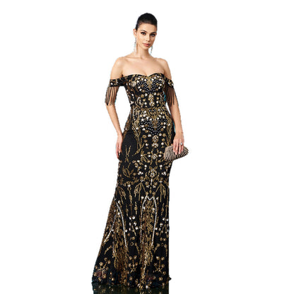 Beautifully Finished Dress in a Timeless Design