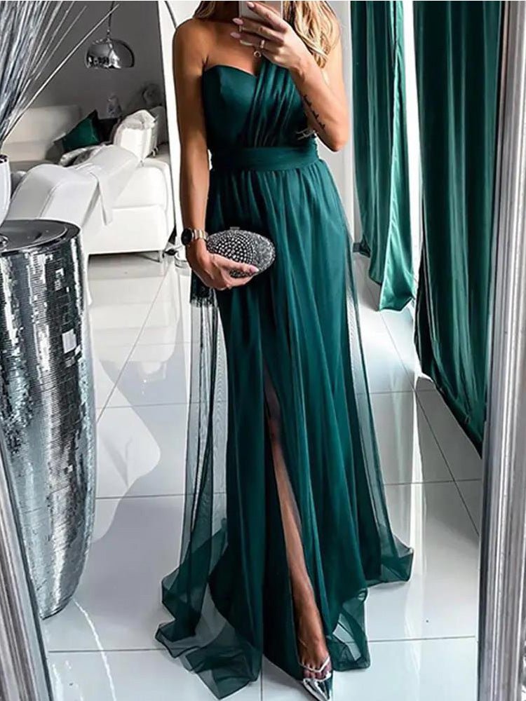 Effortlessly Elegant Dress with a Timeless Design