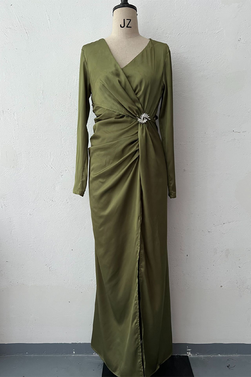 Effortlessly Elegant Dress with a Timeless Design