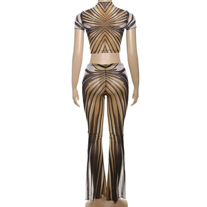 Effortlessly Elegant Garment with a Timeless Design