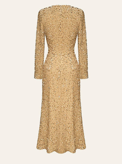 Well Tailored Dress with a Graceful Silhouette