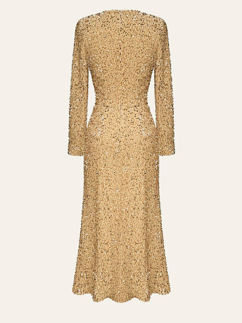 Well Tailored Dress with a Graceful Silhouette