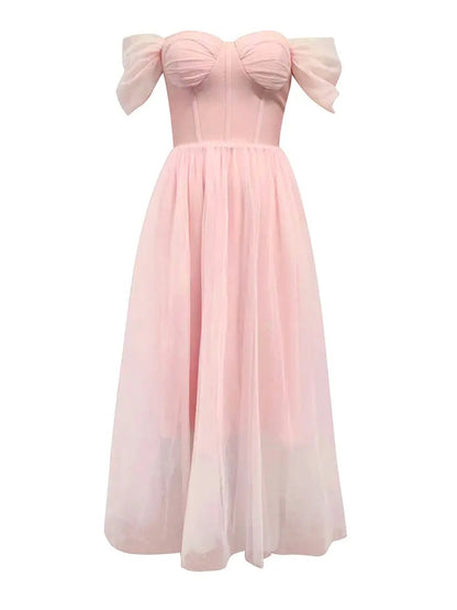 Effortlessly Elegant Dress with a Timeless Design