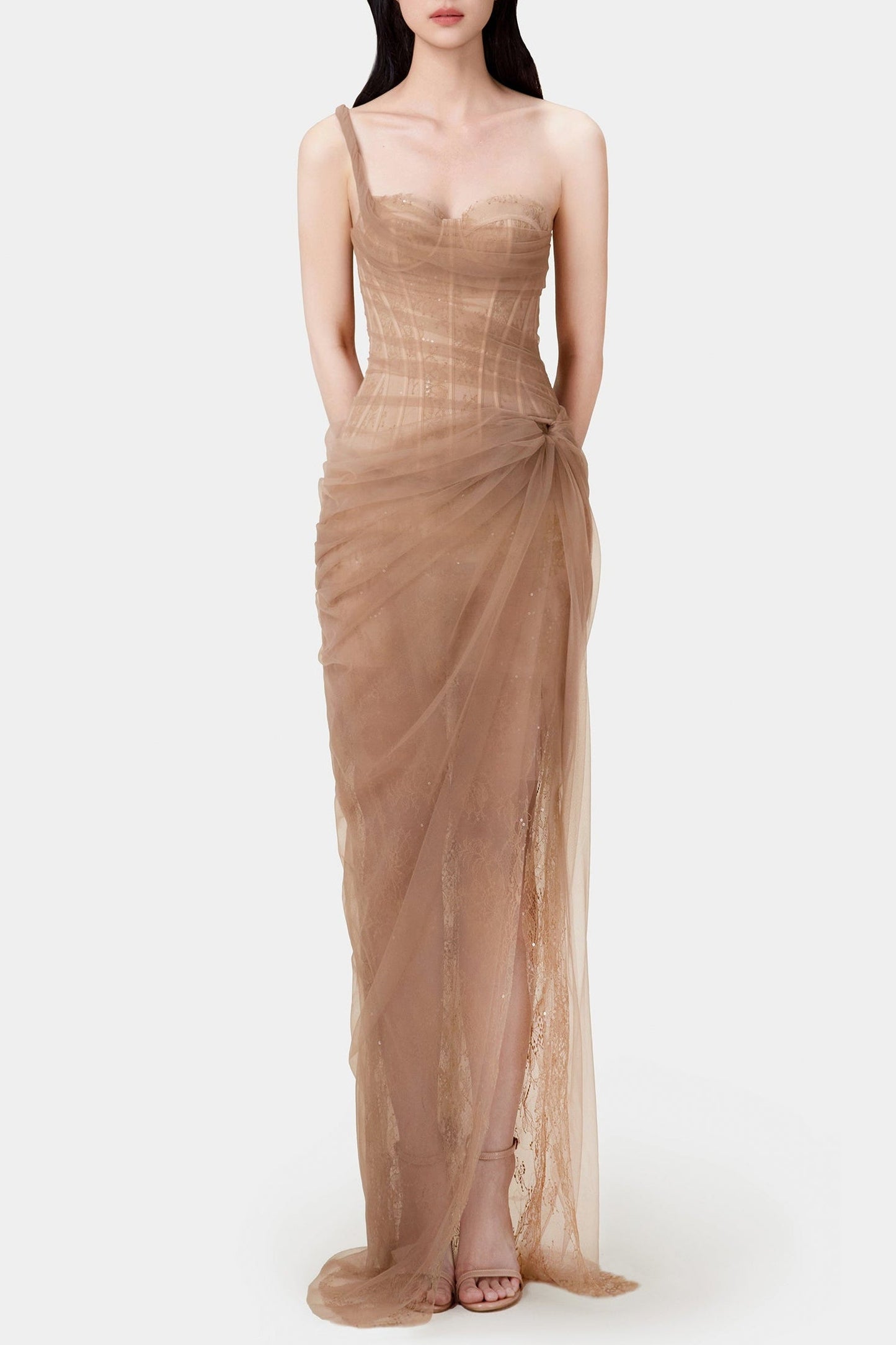 Beautifully Finished Dress in a Timeless Design