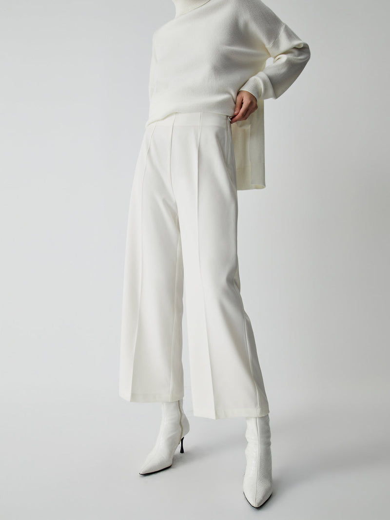 Polished Pants with an Effortless Classic Look