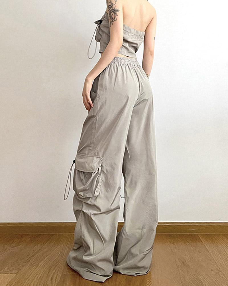 Effortlessly Elegant Pants with a Timeless Design