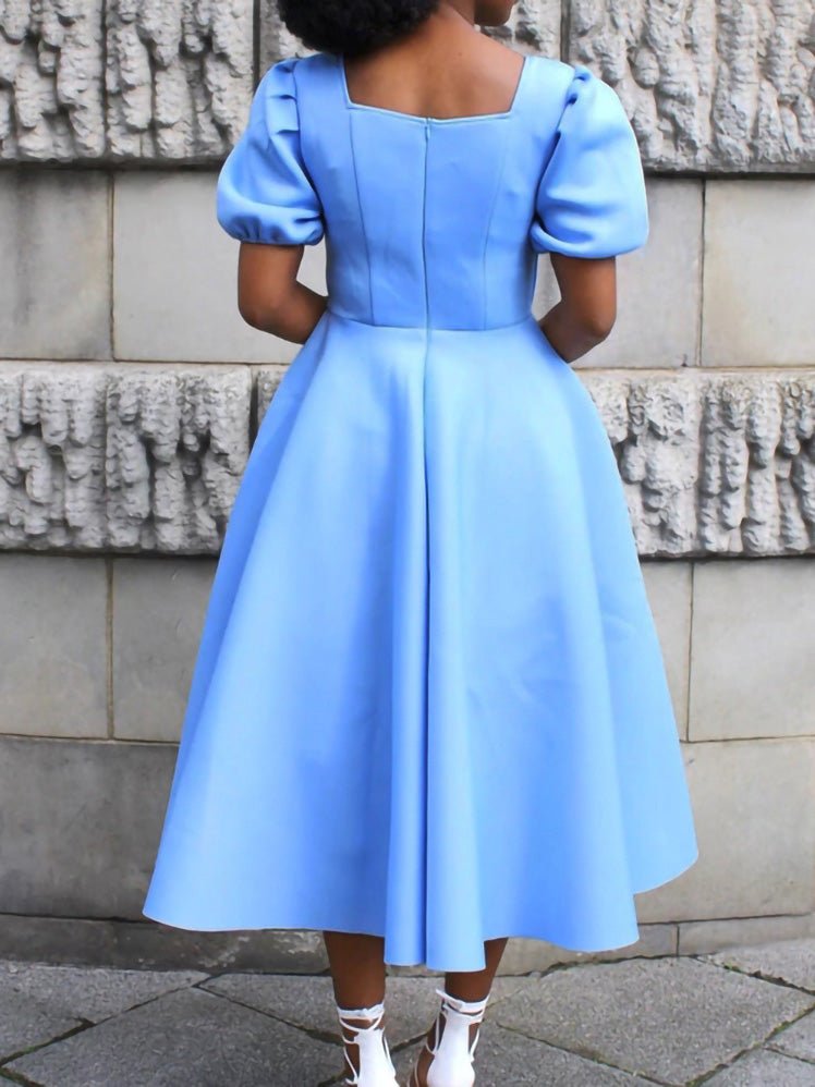Well Tailored Dress with a Graceful Silhouette