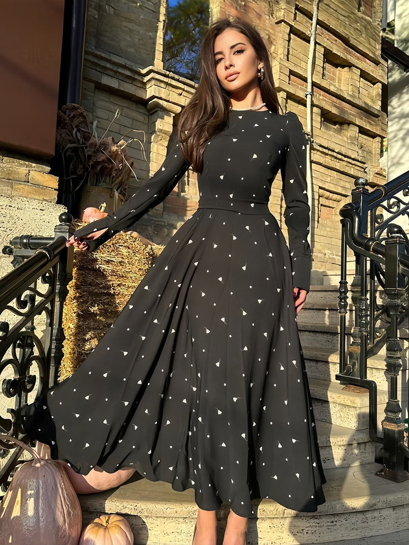 Well Tailored Dress with a Graceful Silhouette
