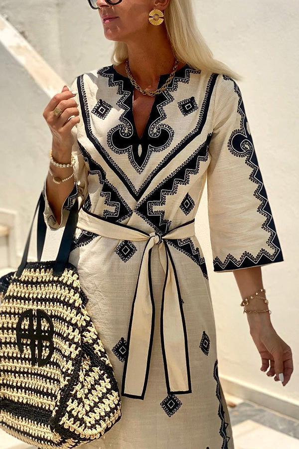 Classic Vintage & Enduringly Stylish Dress