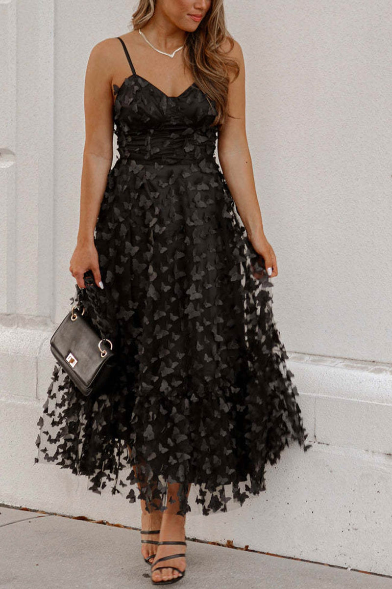 Beautifully Finished Dress in a Timeless Design