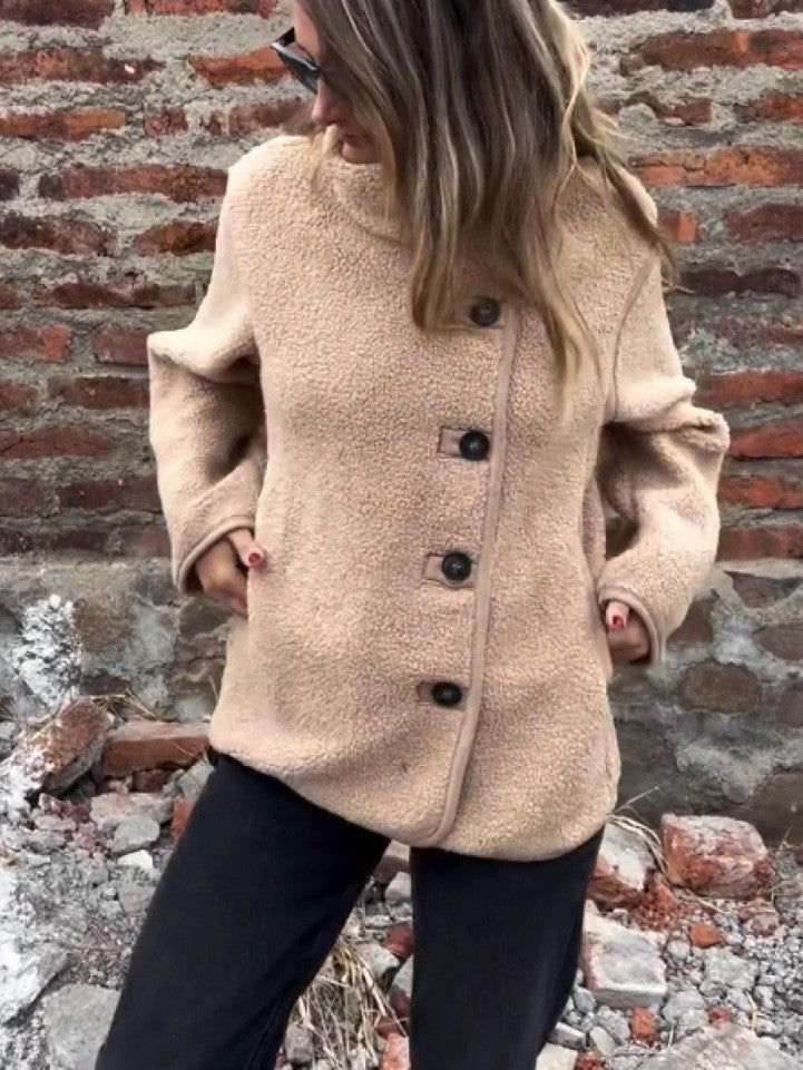 Elegantly Styled Coat for Everyday Wear
