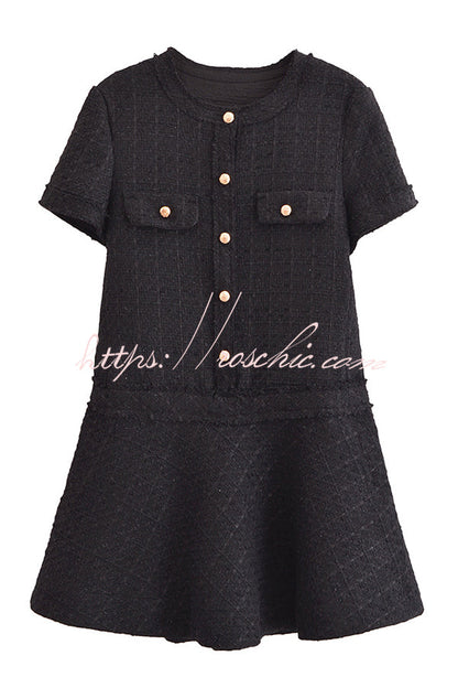 Gracefully Styled Dress for Any Occasion