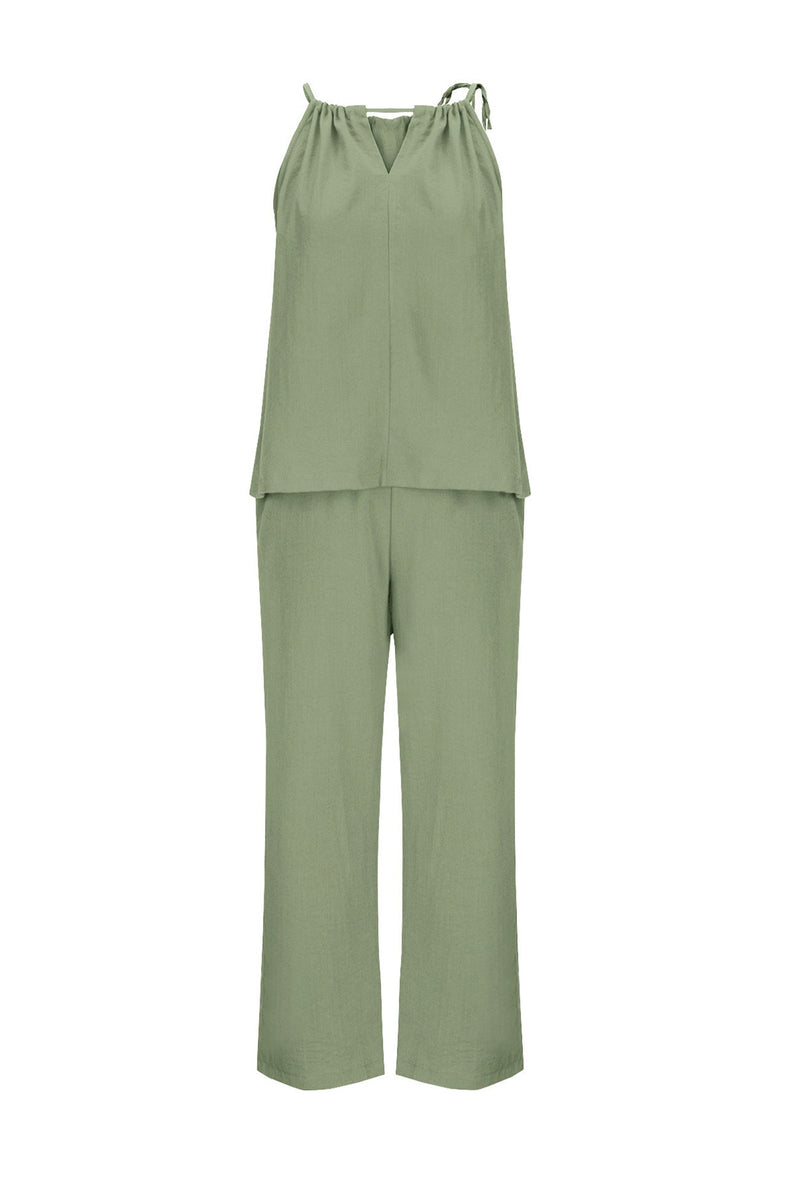 Effortlessly Elegant Pants with a Timeless Design
