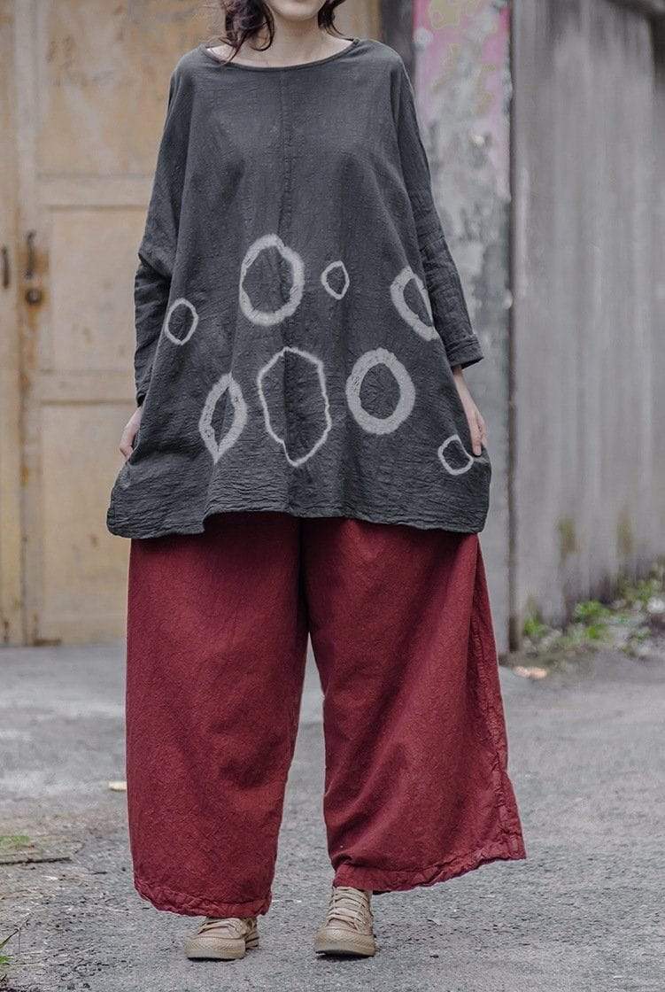 Well Tailored Pants with a Graceful Silhouette
