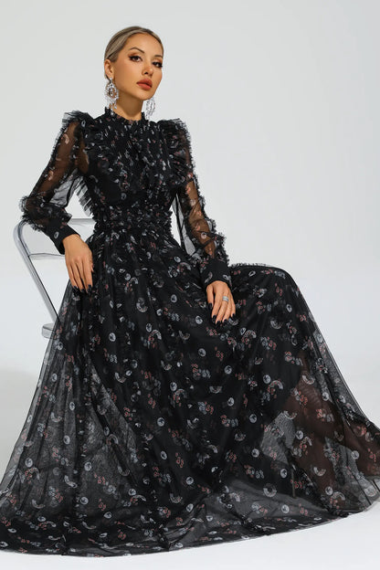 Beautifully Finished Dress in a Timeless Design
