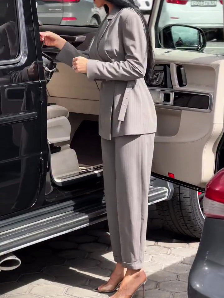 Polished Pants with an Effortless Classic Look