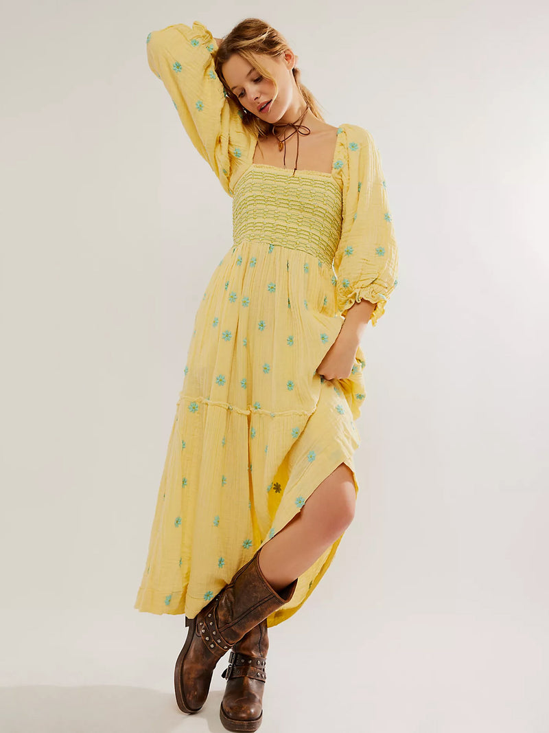 Gracefully Styled Dress for Any Occasion