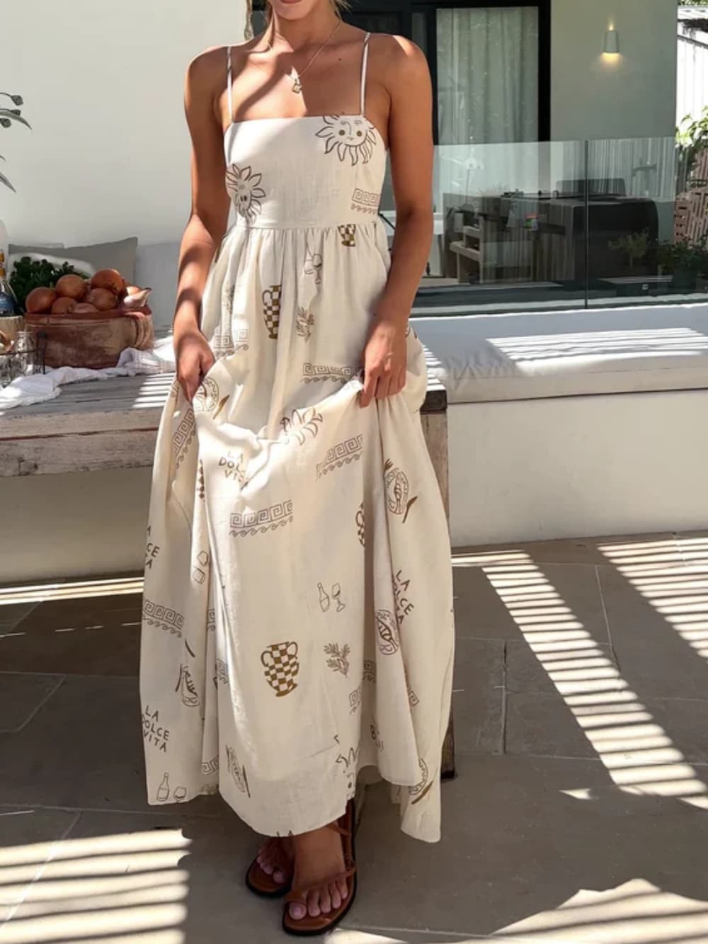 Effortlessly Elegant Dress with a Timeless Design
