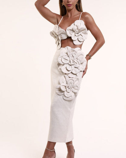 Well Tailored Top with a Graceful Silhouette