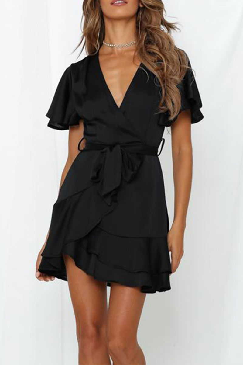 Beautifully Finished Dress in a Timeless Design