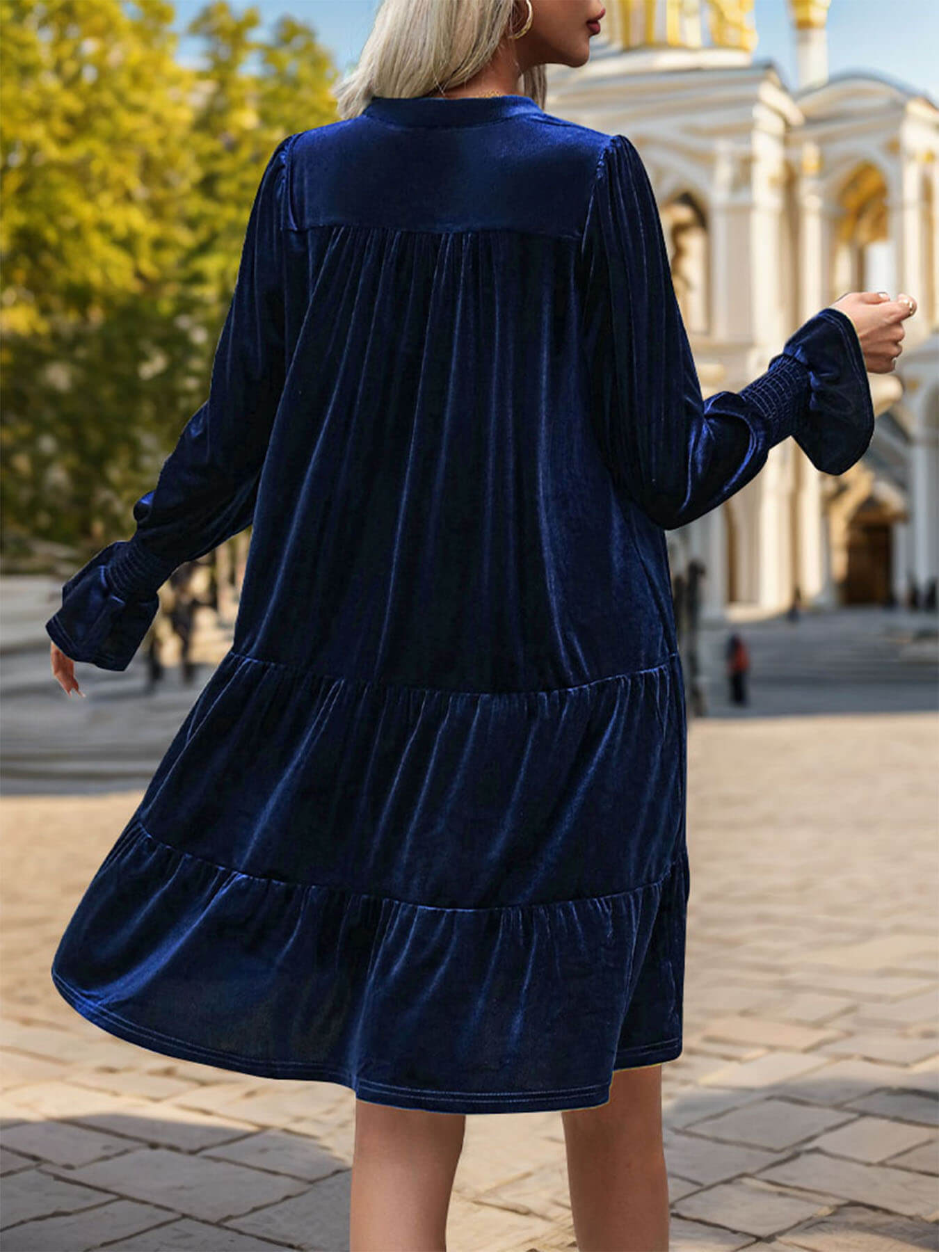 Well Tailored Dress with a Graceful Silhouette