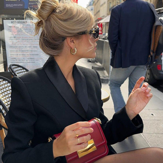 Elegantly Styled Coat for Everyday Wear
