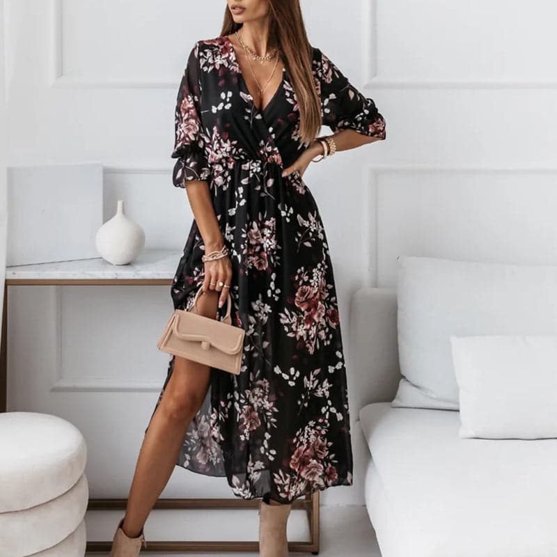 Well Tailored Dress with a Graceful Silhouette