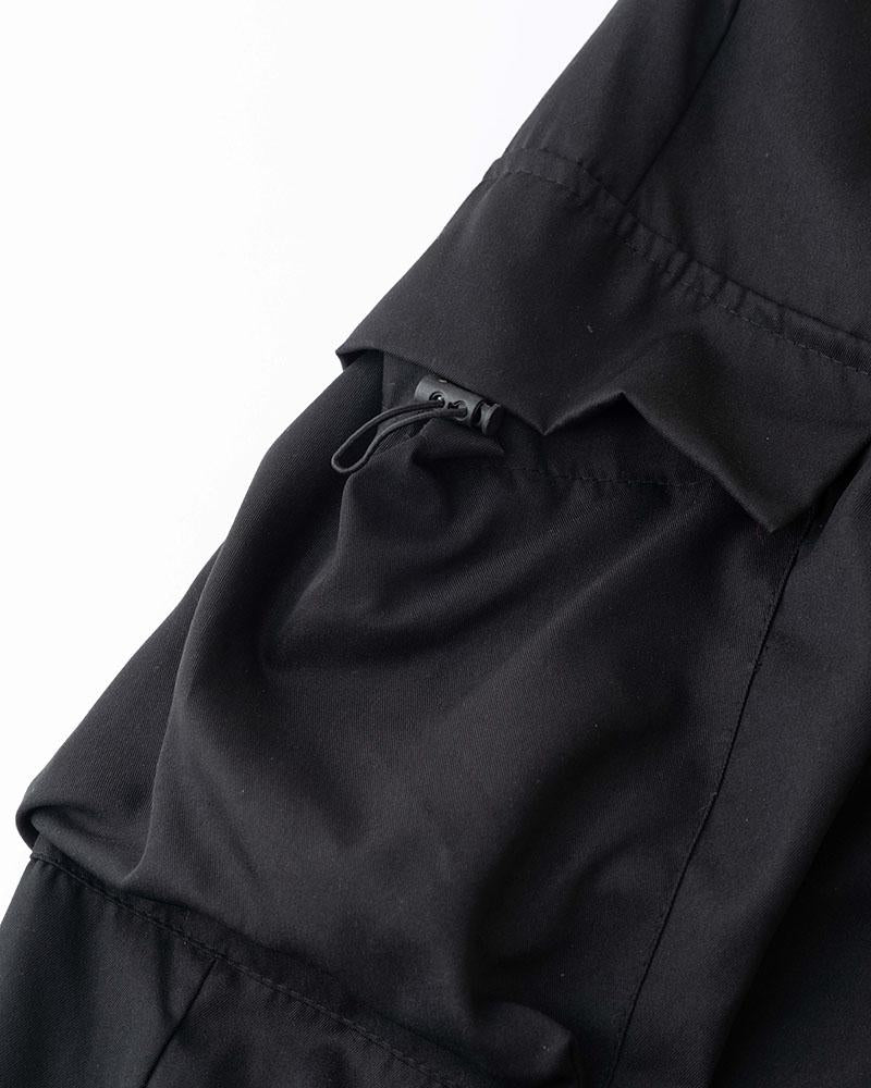 Effortlessly Elegant Pants with a Timeless Design