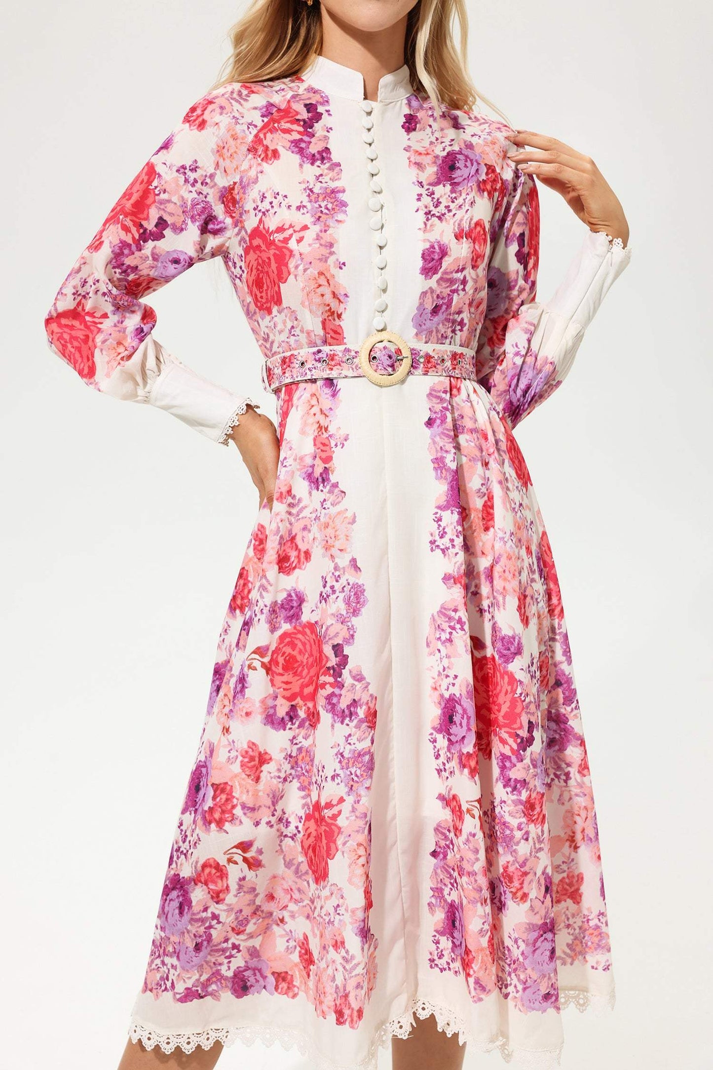 Well Tailored Dress with a Graceful Silhouette