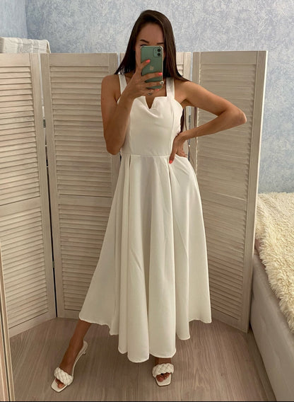 Classic Vintage Dress with a Flattering Fit