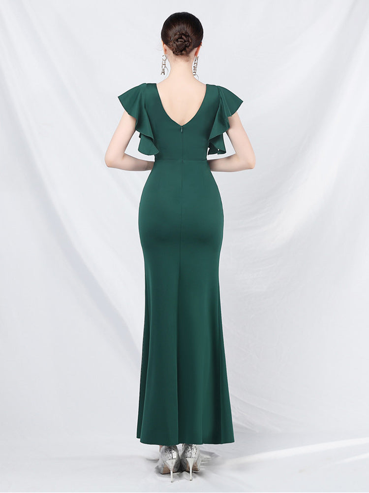 Beautifully Finished Dress in a Timeless Design