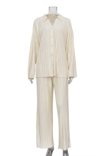 Well Tailored Pants with a Graceful Silhouette